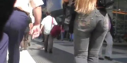 Long hair blonde in tight jeans voyeur candid street video