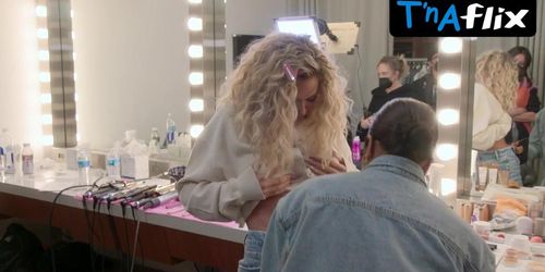 Khloe Kardashian Sexy Scene  in The Kardashians