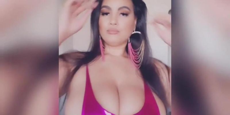 BC19 twerking her fat ass 4