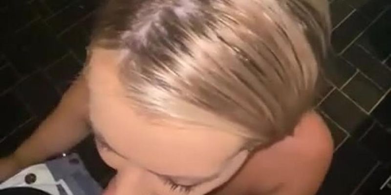 Sexy milf gives the best BJ