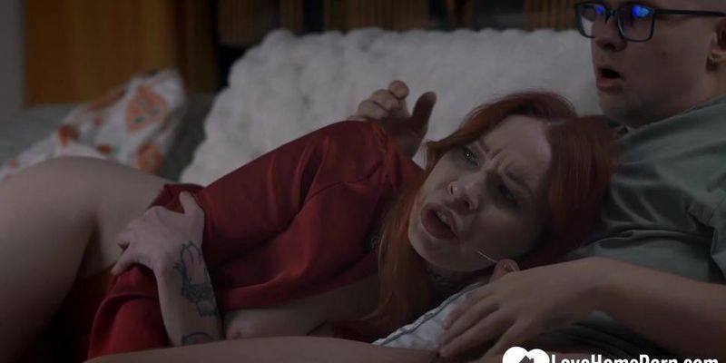 LOVEHOMEPORN - Fingering and fucking my stepmom on newyears