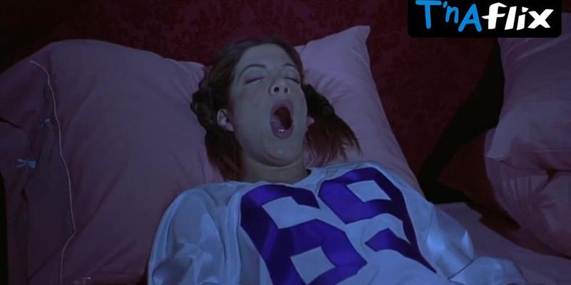 Anna Faris Butt,  Bikini Scene  in Scary Movie 2