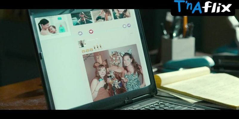 Amalia Williamson Bikini Scene  in The Kid Detective