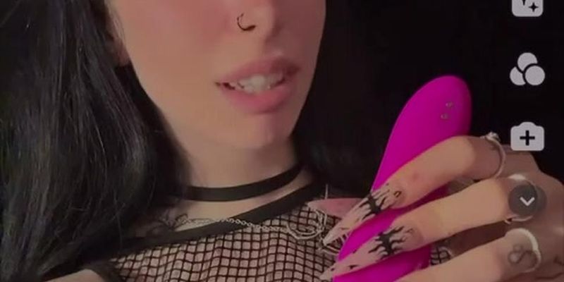 this video solely revolves around u watching my hot face .. by tokyo.diamondd from OnlyFans | Coomer