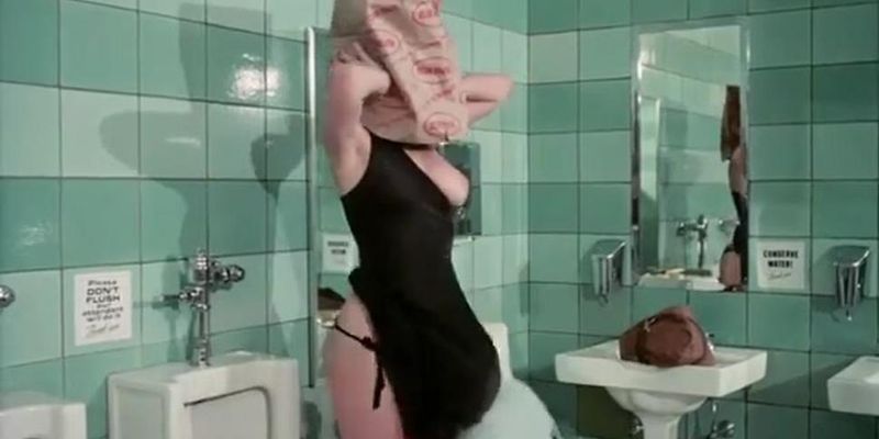 Desiree Cousteau anal squirt