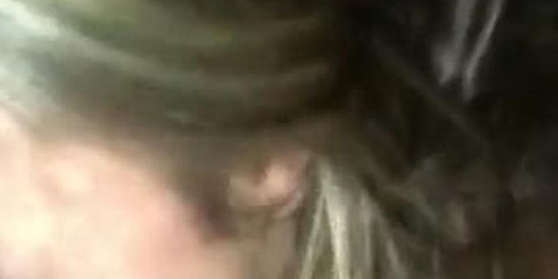 Blonde Gives Head