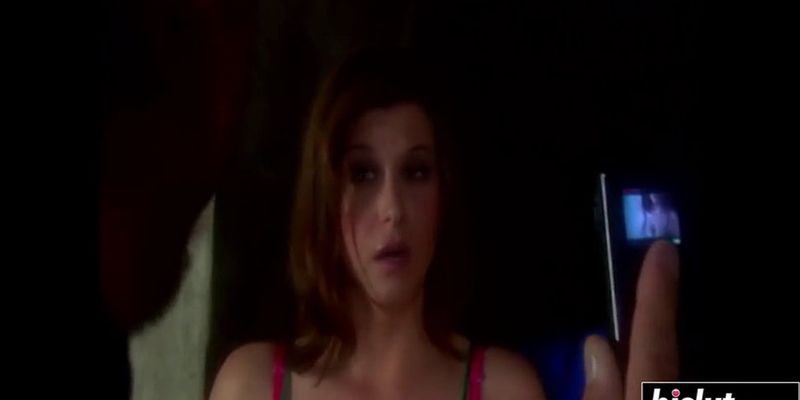 Sexy brunette gets her pussy plunged (Sara Stone, Vivian)