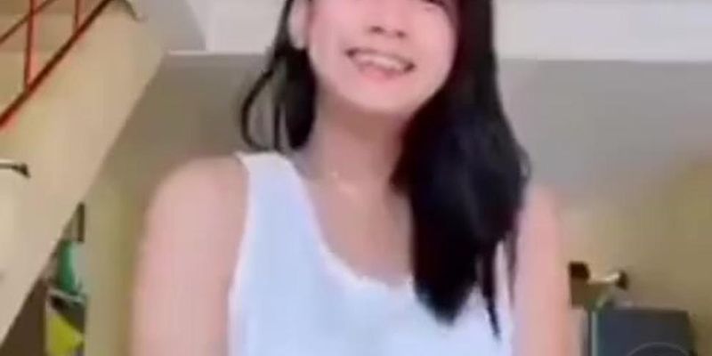 TINA BENITEZ HOT TIKTOK CHALLENGE